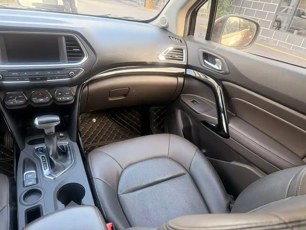 GAC Trumpchi GS4 2018 — фото 17