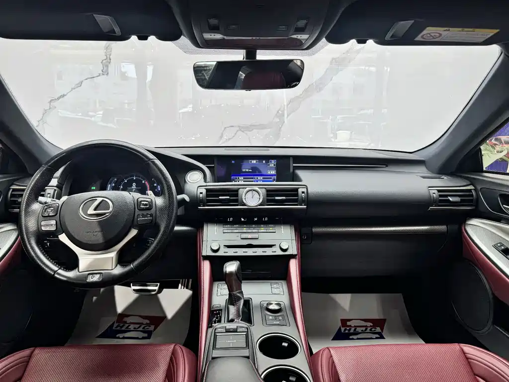Lexus RC 2016 — фото 12