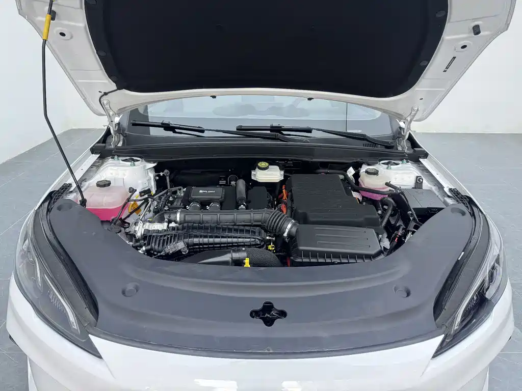 BYD Seal 05 DM-i 2025 — фото 11