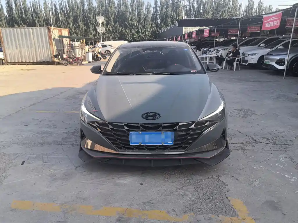 Hyundai Elantra 2022