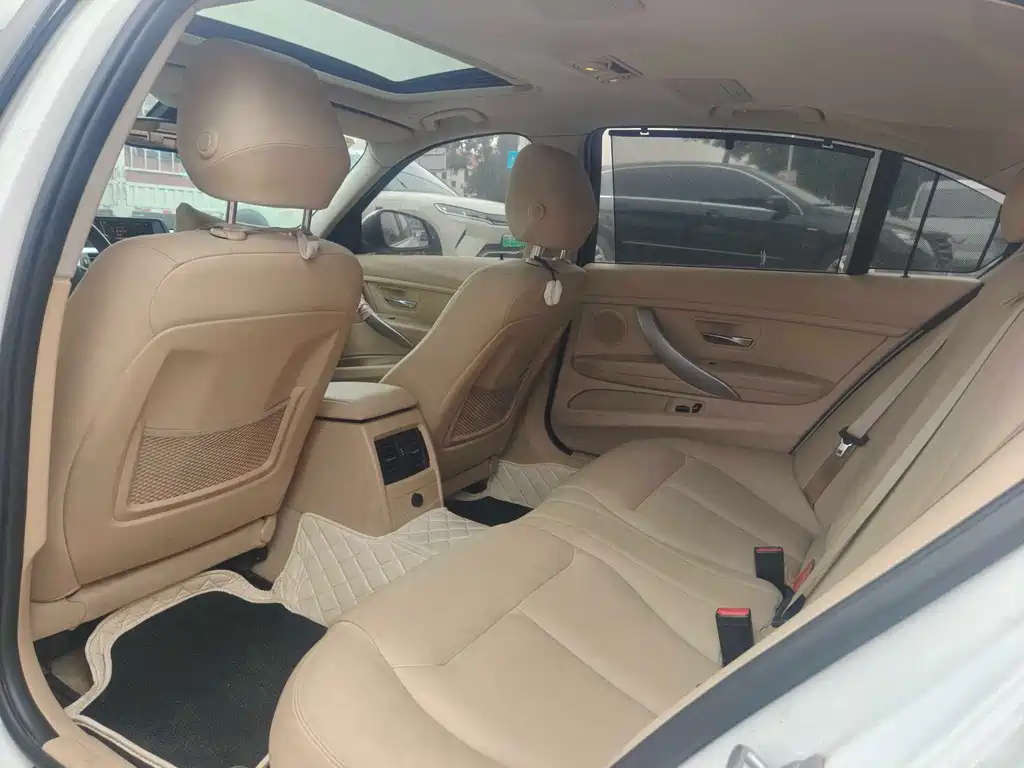 BMW 3 Series 2015 — фото 11