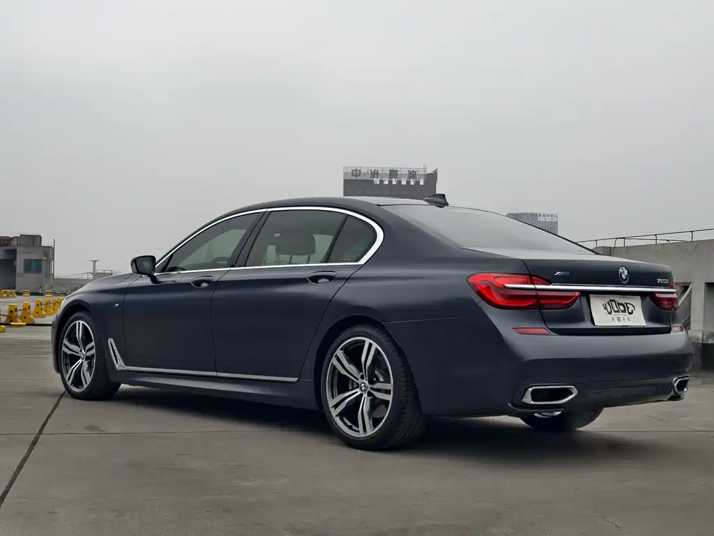 BMW 7 Series 2019 — фото 8