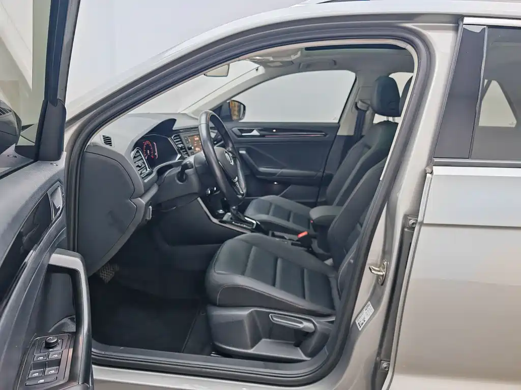 Volkswagen T-Roc 2020 — фото 14