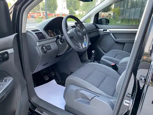 Volkswagen Touran 2015