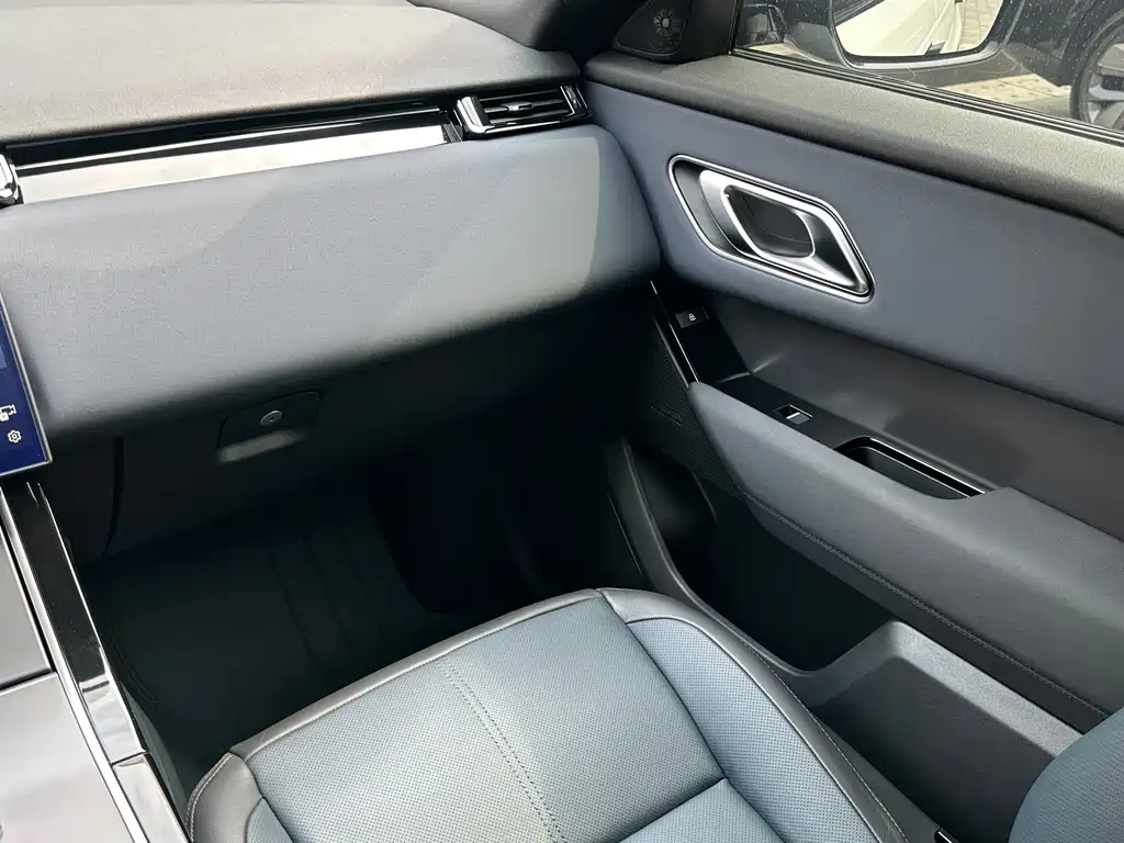 Land Rover Velar 2024 — фото 16