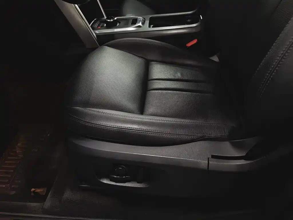 Land Rover Discovery Sport 2018 — фото 20