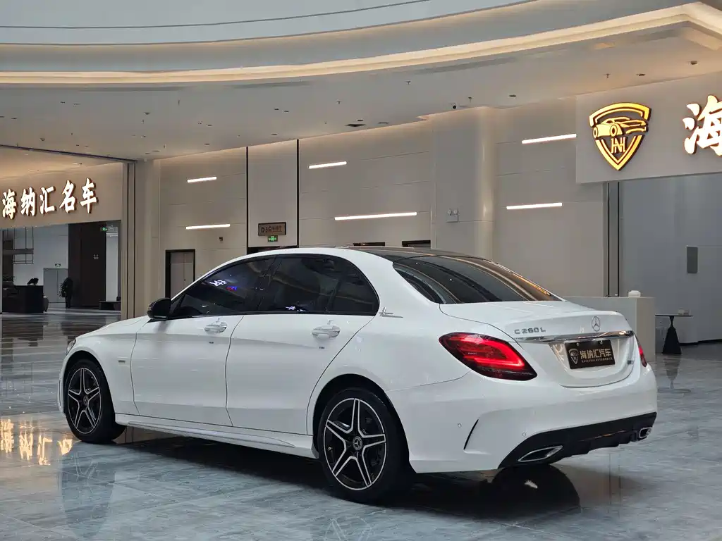 Mercedes-Benz C-Class 2021