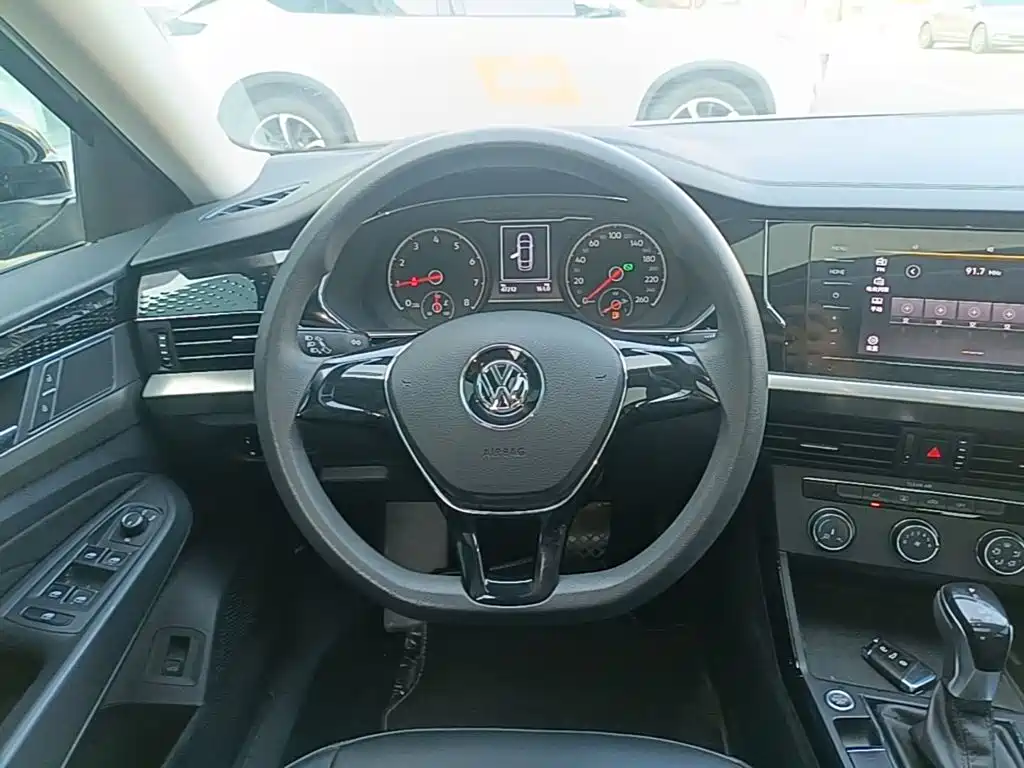 Volkswagen Passat 2021 — фото 11