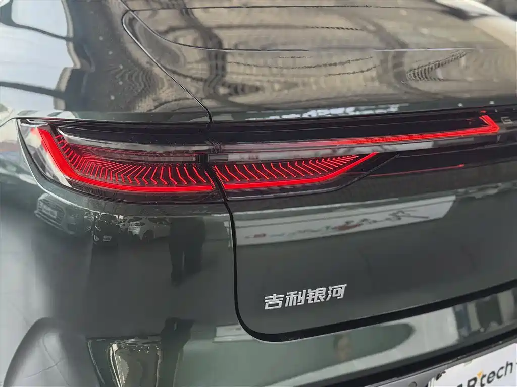 Geely Galaxy Starshine 8 2025 — фото 13