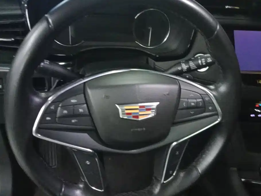 Cadillac XT5 2020 — фото 15
