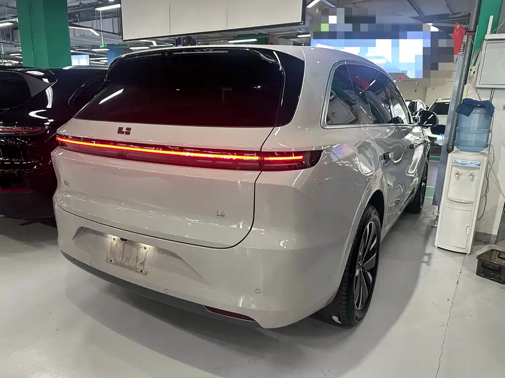 Li Auto Li L6 2025