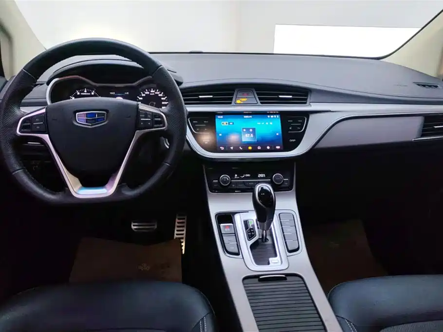 Geely Emgrand GS 2018 — фото 12