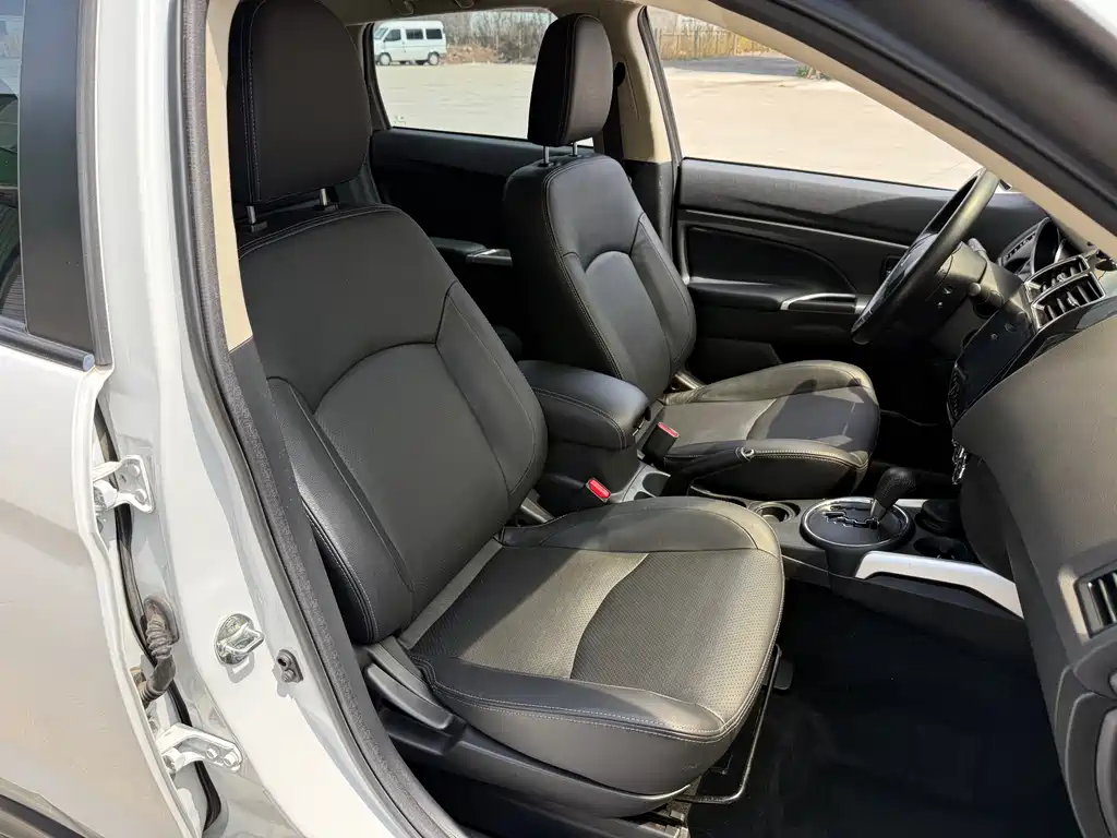 Mitsubishi ASX 2017 — фото 15