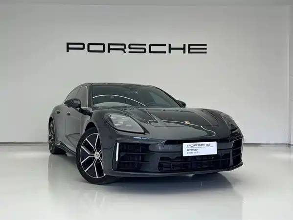 Porsche Panamera 2025