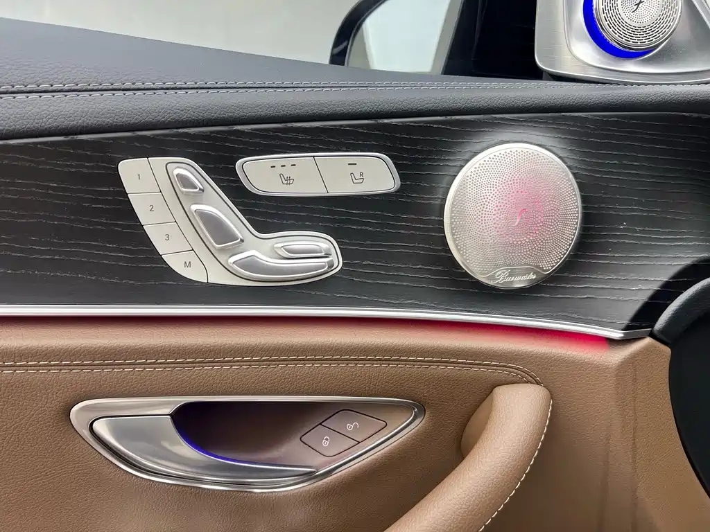 Mercedes-Benz E-Class 2020 — фото 18