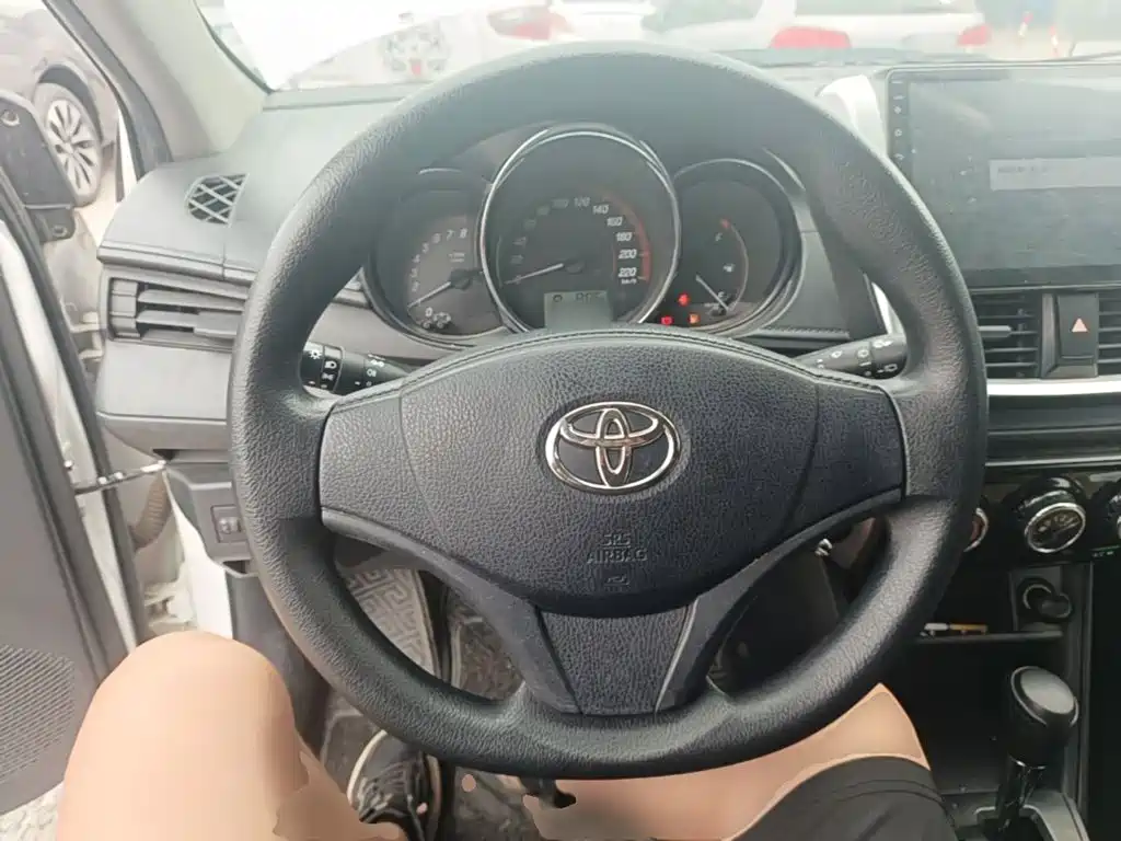 Toyota Yaris L 2019 — фото 11