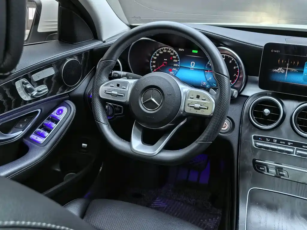 Mercedes-Benz C-Class 2020 — фото 29