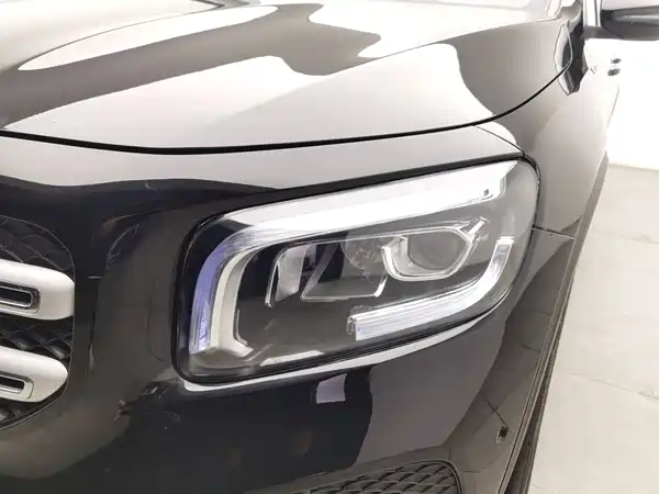 Mercedes-Benz GLB 2023