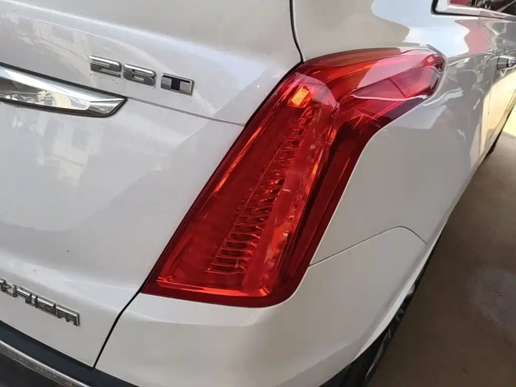 Cadillac XT5 2019 — фото 8
