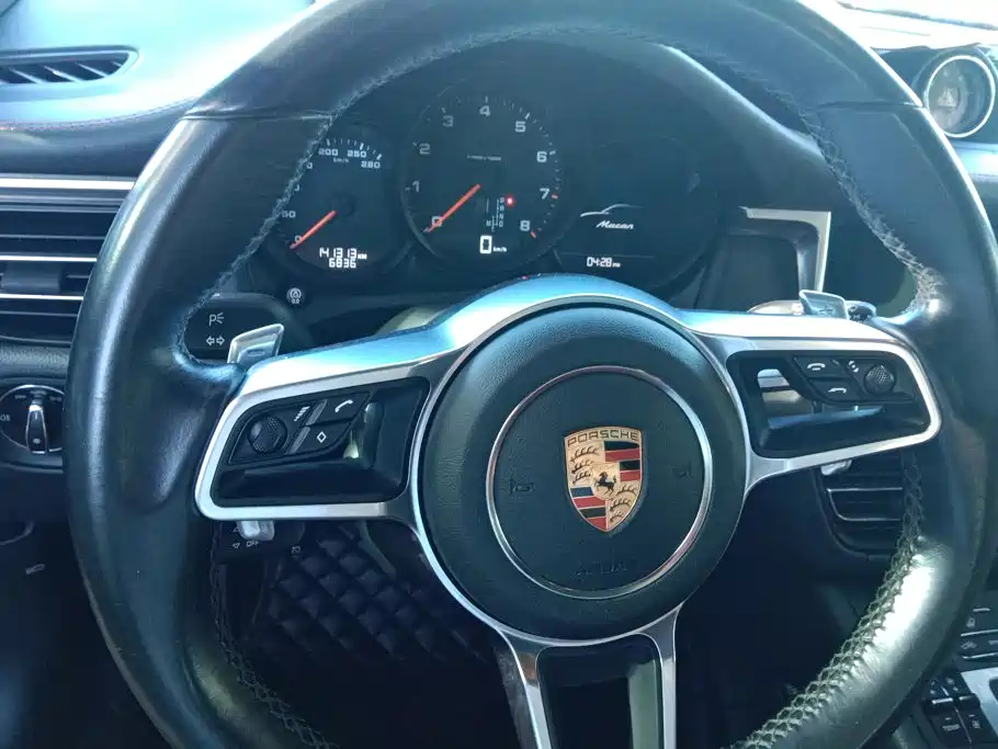 Porsche Macan 2020 — фото 15