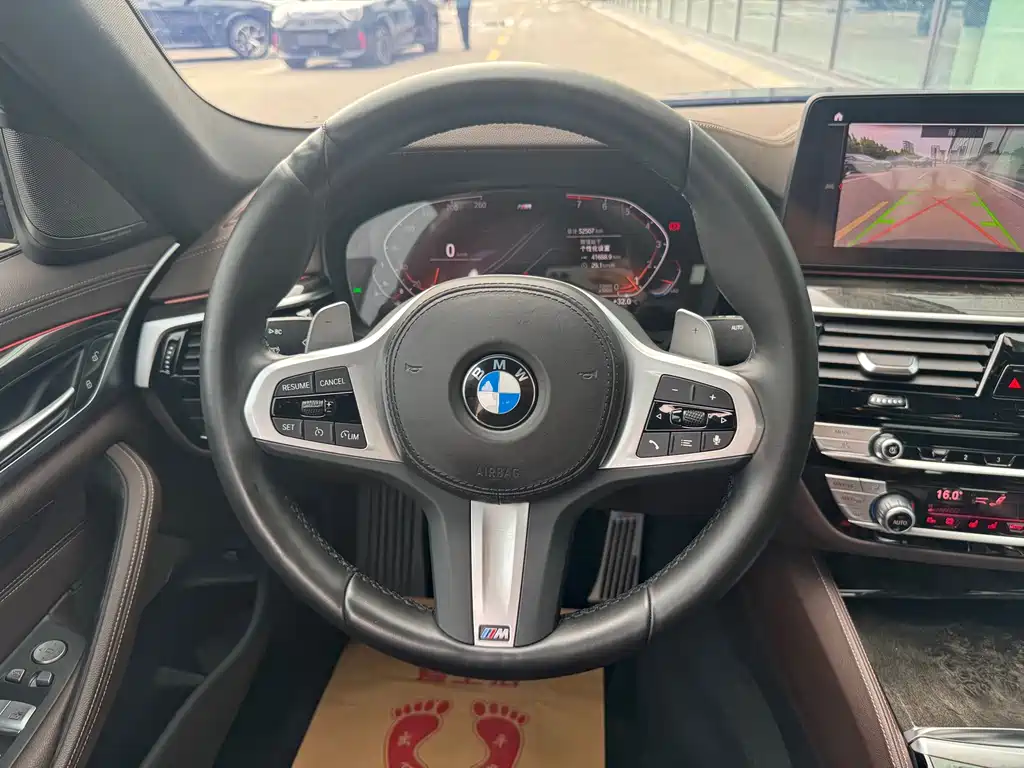 BMW 5 Series 2022 — фото 17