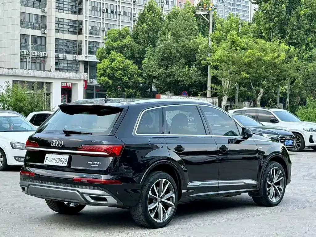 Audi Q7 2021 — фото 9