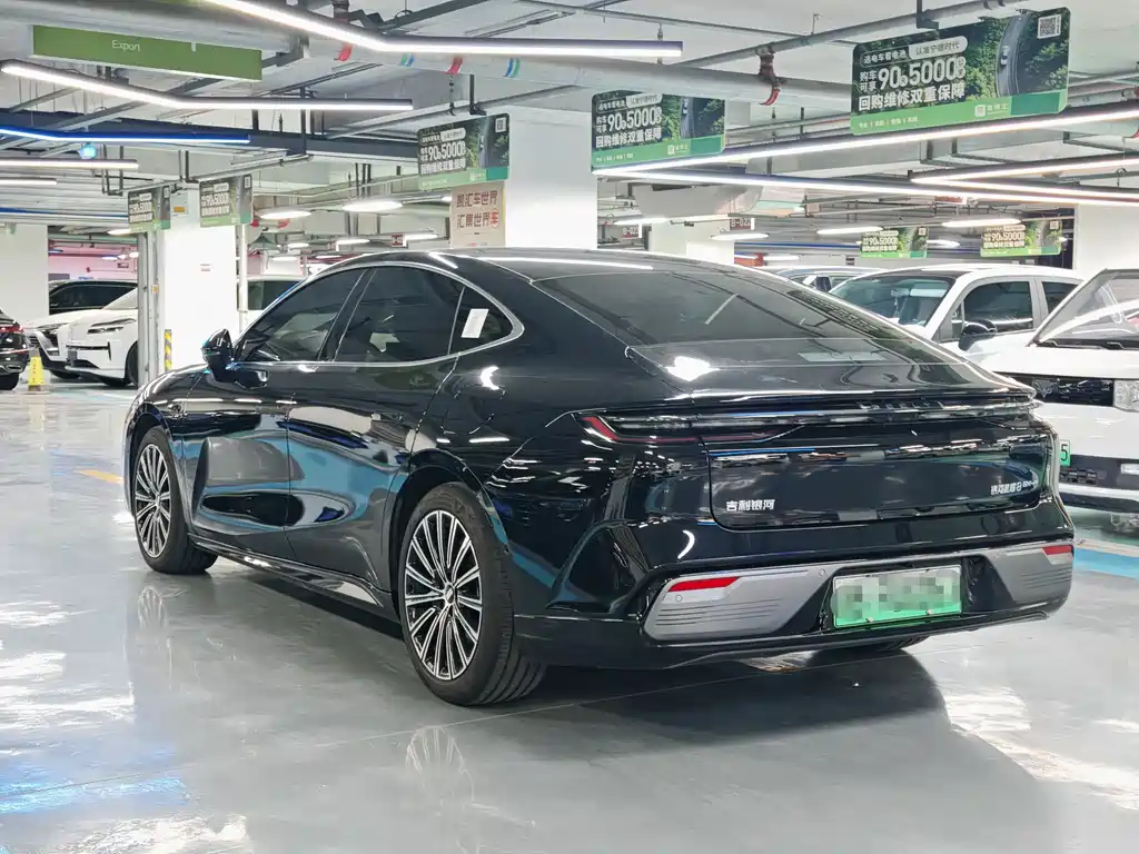 Geely Galaxy Starshine 8 2025 — фото 15