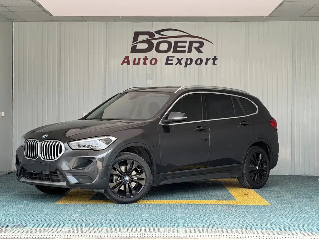 BMW X1 2021 — фото 1