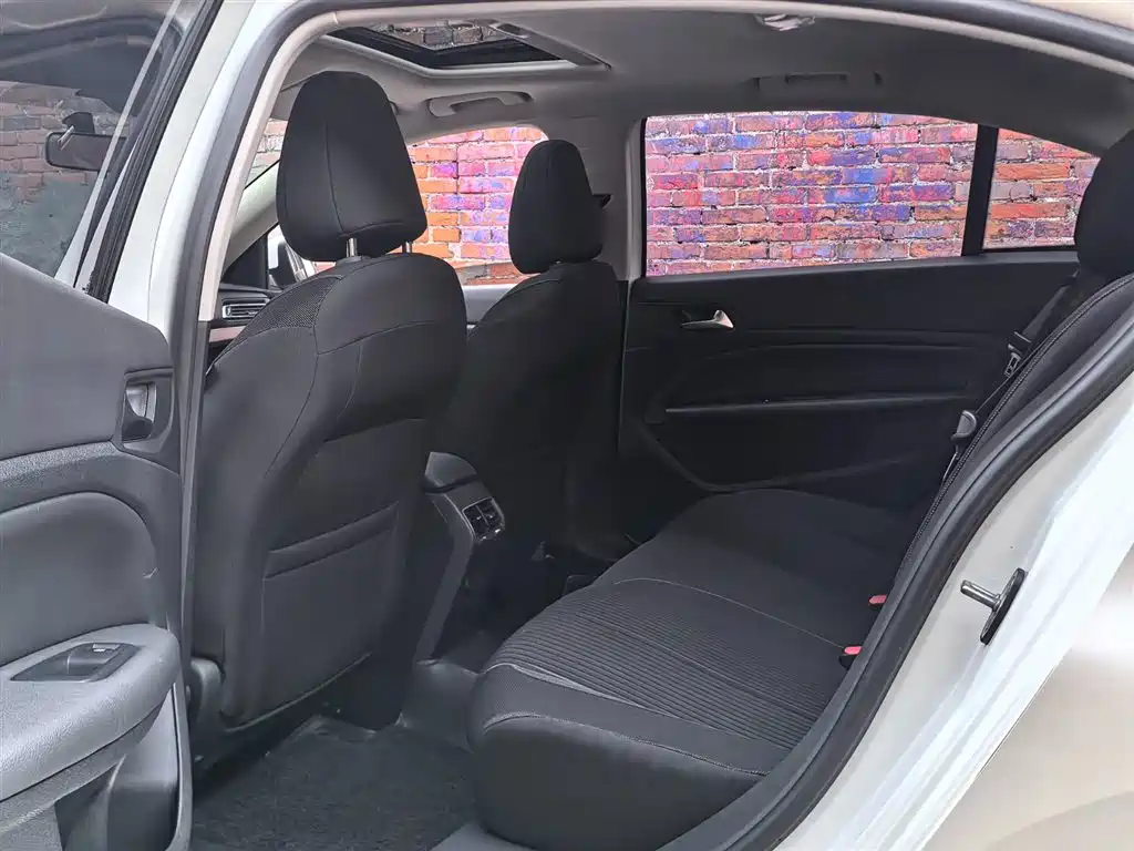 Peugeot 408 2015 — фото 10