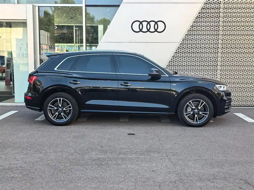 Audi Q5L 2020 — фото 3
