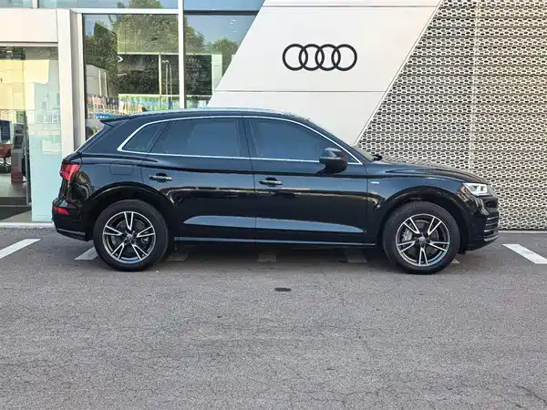 Audi Q5L 2020