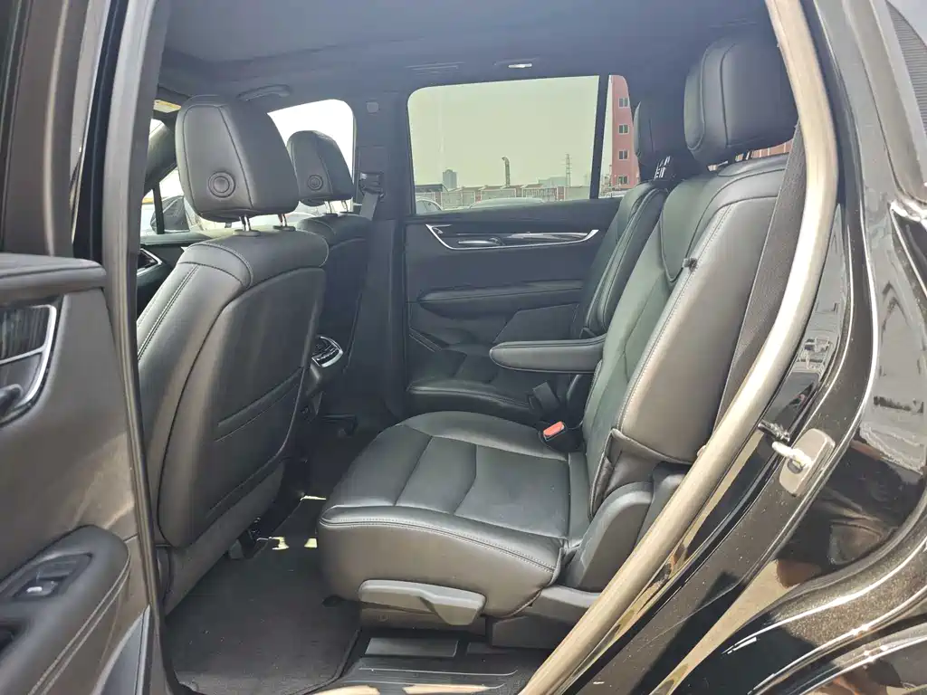 Cadillac XT6 2021 — фото 13
