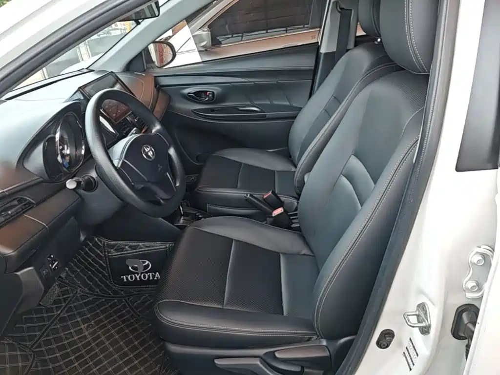 Toyota Yaris L 2020 — фото 15