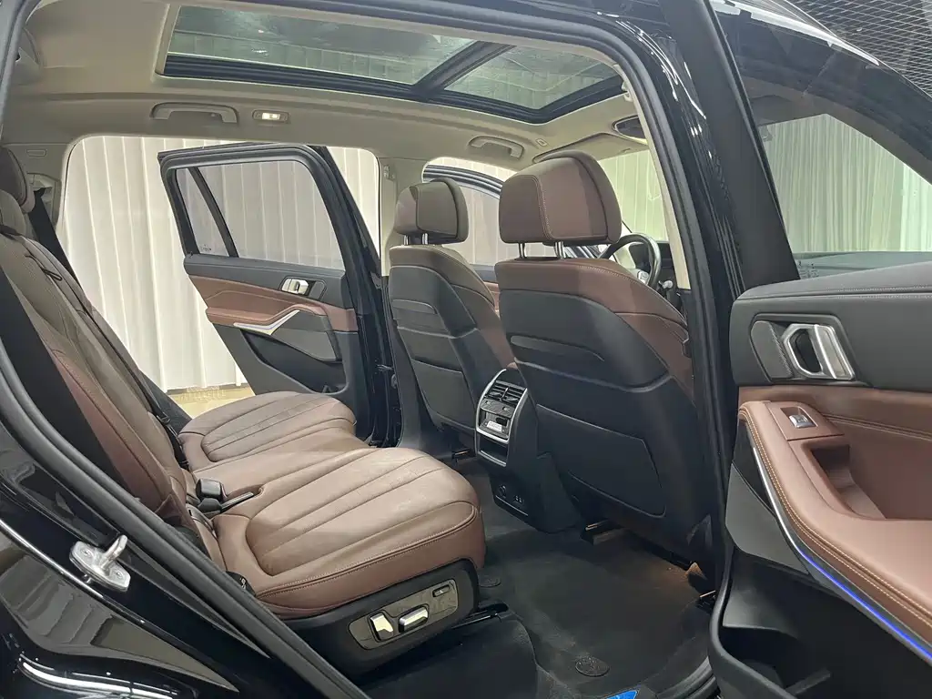 BMW X7 2021 — фото 11