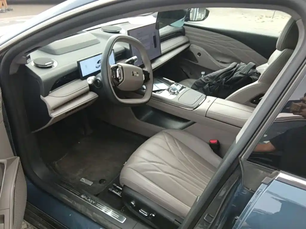 Geely Galaxy Starshine 8 2025 — фото 14