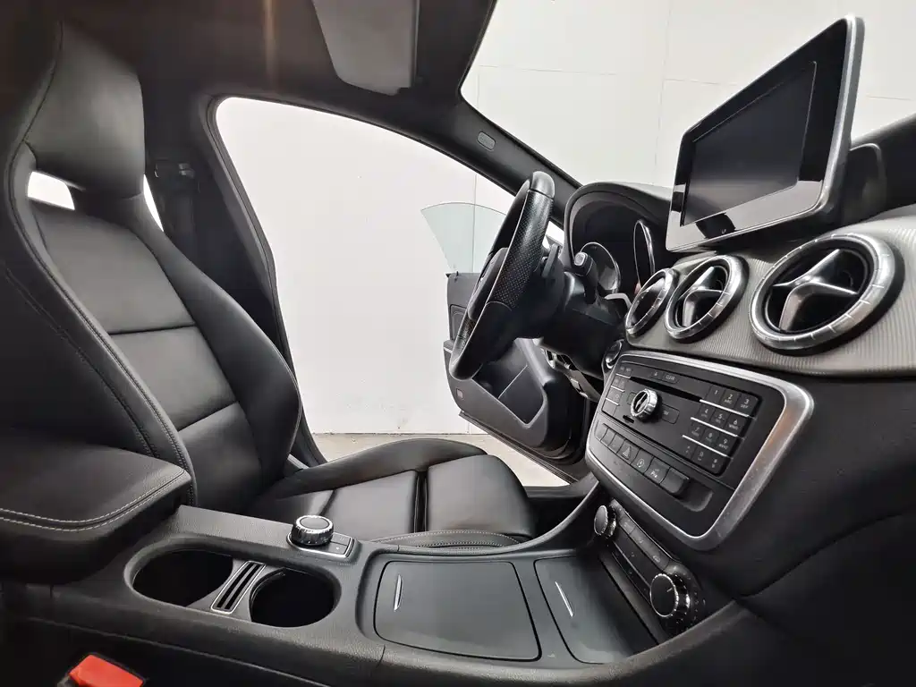 Mercedes-Benz CLA 2016 — фото 15