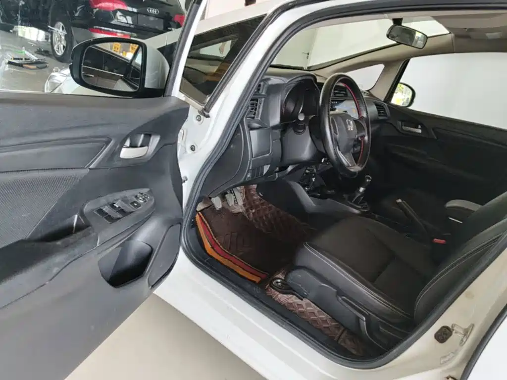 Honda Fit 2016 — фото 16