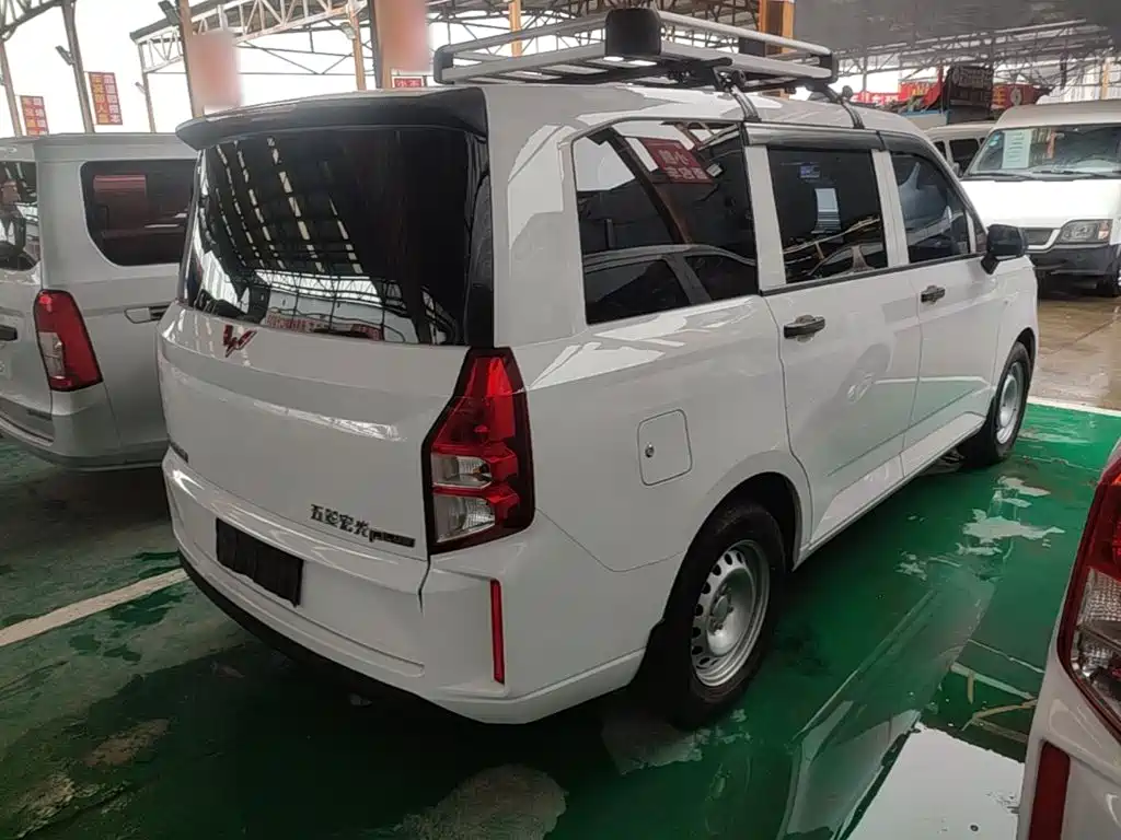 Wuling Hongguang PLUS 2023