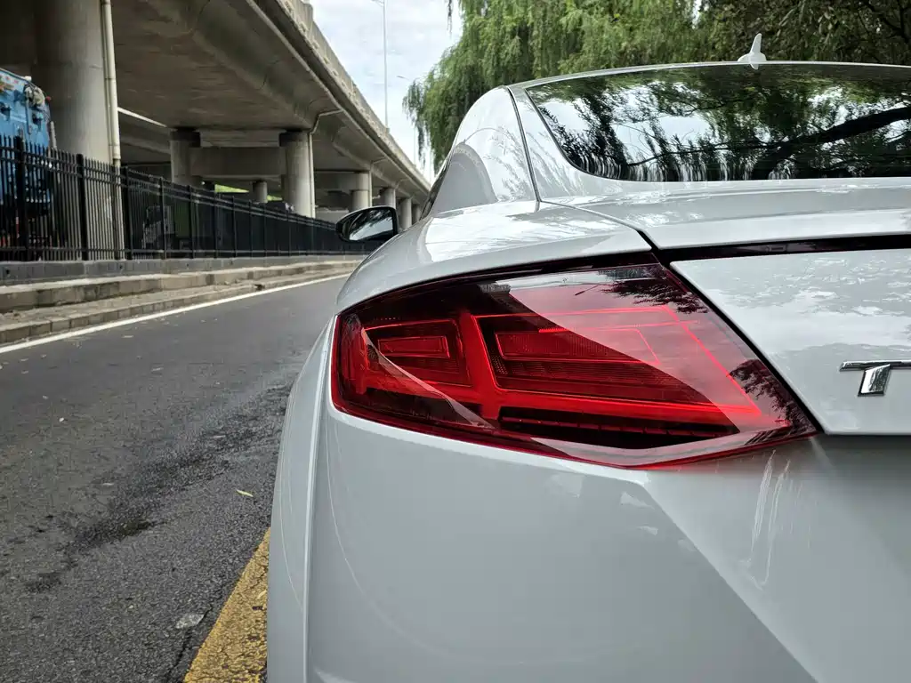 Audi TT 2017 — фото 17