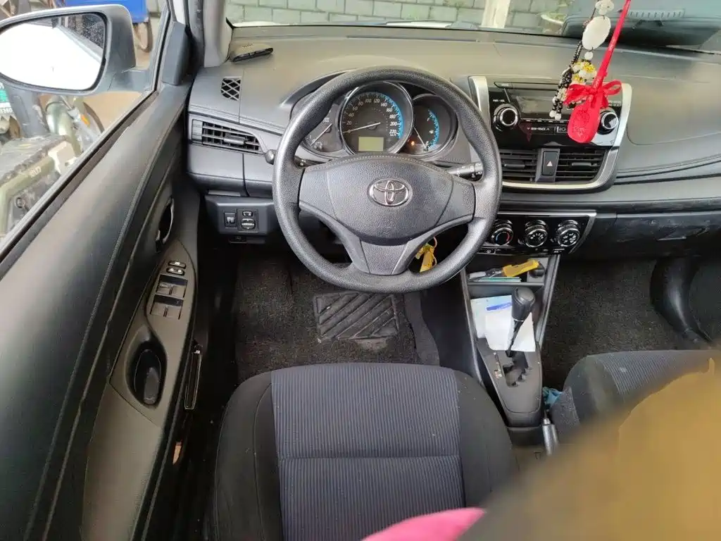 Toyota Yaris L 2017