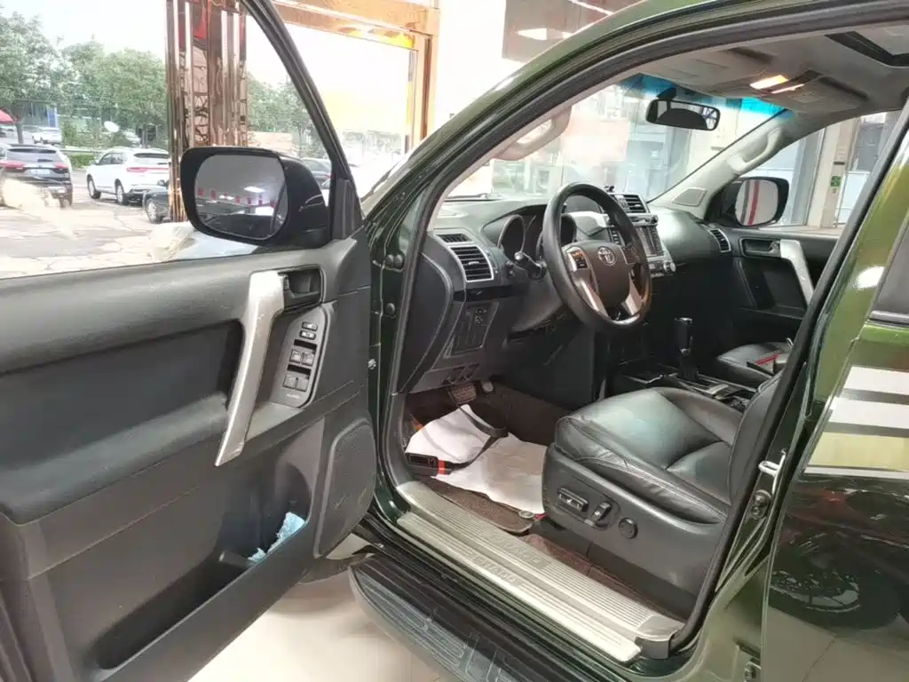 Toyota Prado 2017 — фото 16