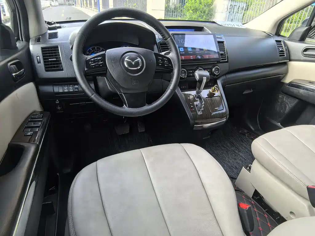 Mazda 8 2015 — фото 10