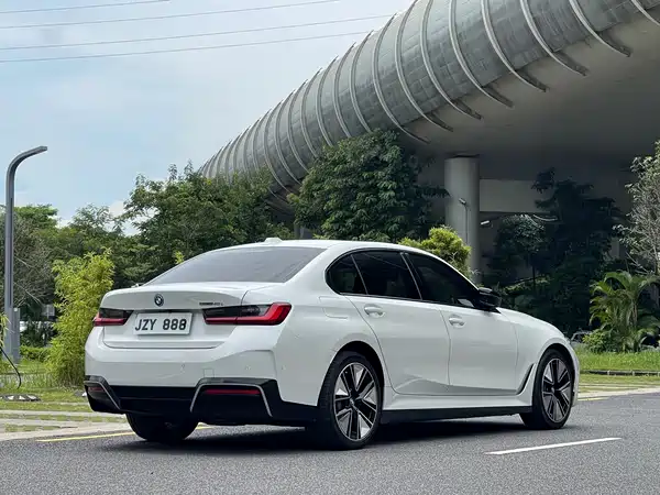 BMW i3 2023