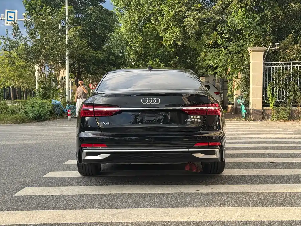 Audi A6L 2022 — фото 8