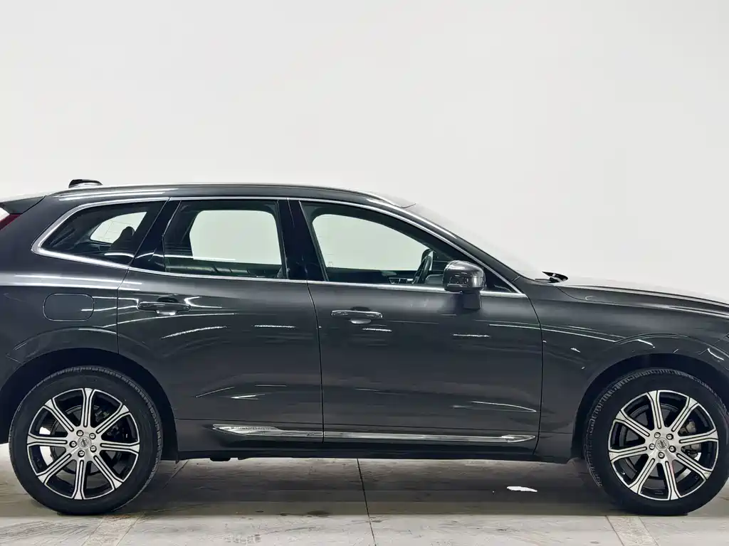 Volvo XC60 Plug-In Hybrid 2020 — фото 8