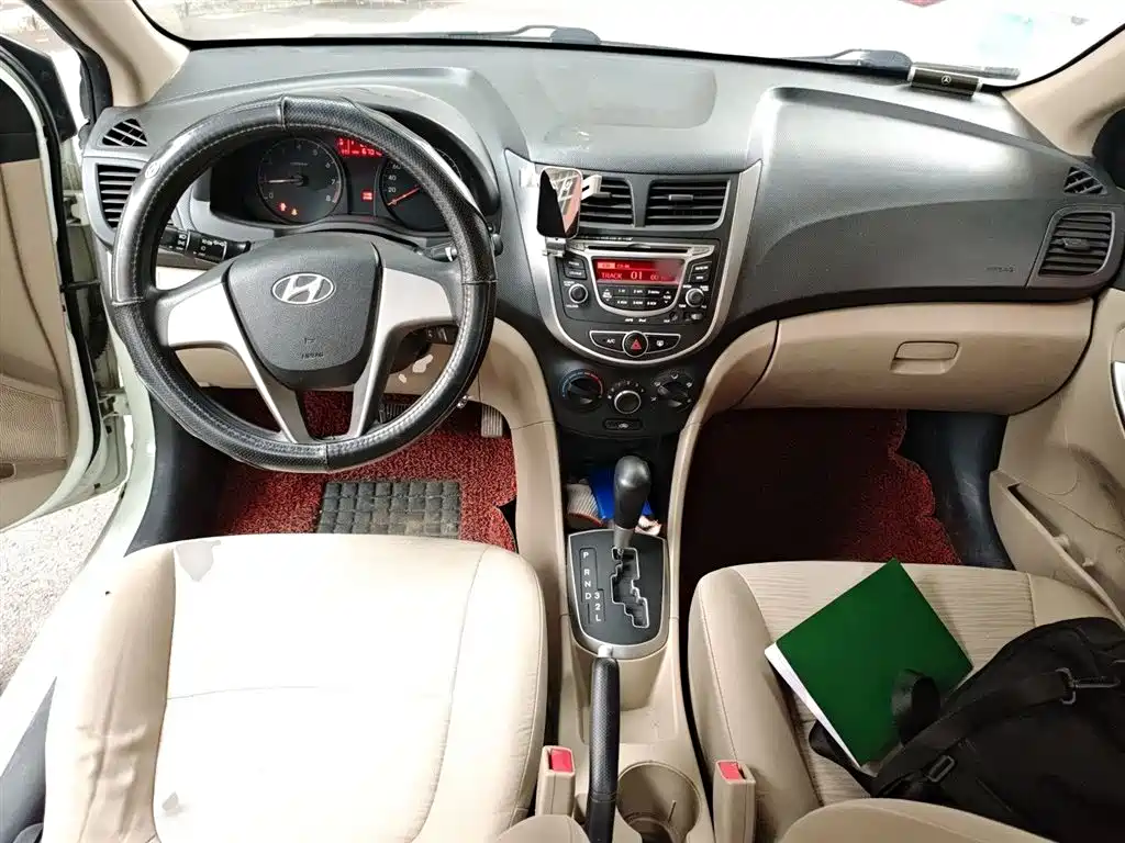 Hyundai Verna 2017 — фото 13