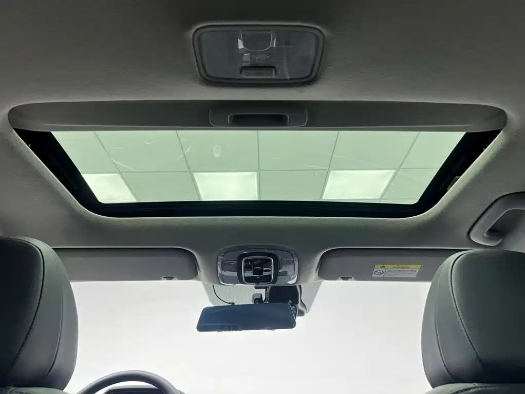 Hyundai Elantra 2022 — фото 11