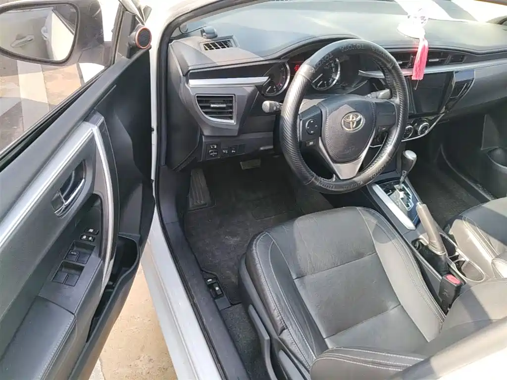 Toyota Corolla 2016 — фото 16