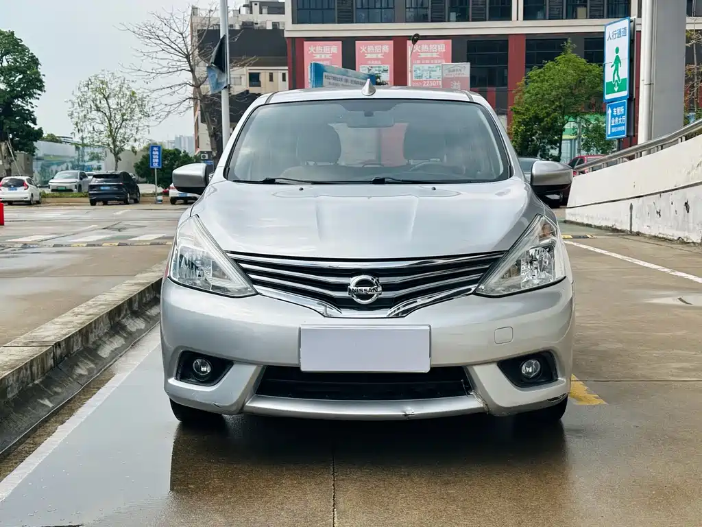 Nissan Livina 2015 — фото 18