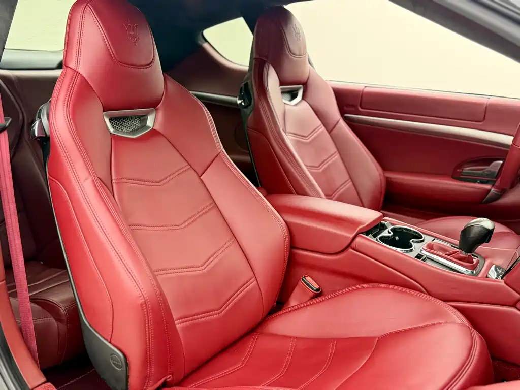 Maserati Granturismo 2013 — фото 14